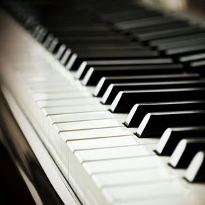 局长边摸边吃奶边做爰张梅
