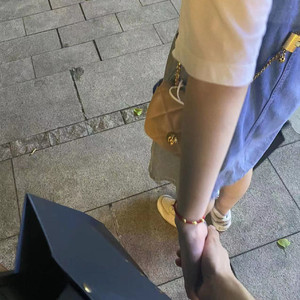 局长边摸边吃奶边做爰张梅
